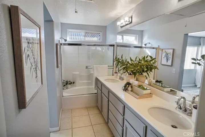 25708 Holiday Circle B, Stevenson Ranch, California 91381