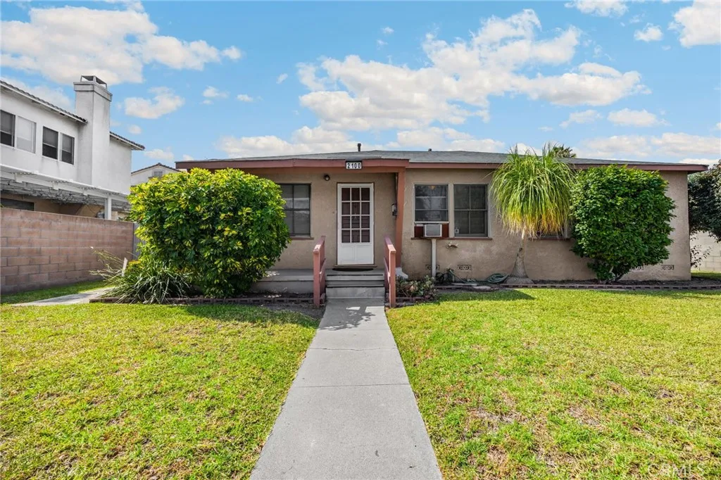 2100 W Valencia Drive, Fullerton, California 92833, 3 Bedrooms Bedrooms, ,1 BathroomBathrooms,Residential,For Sale,Valencia,PW25180339