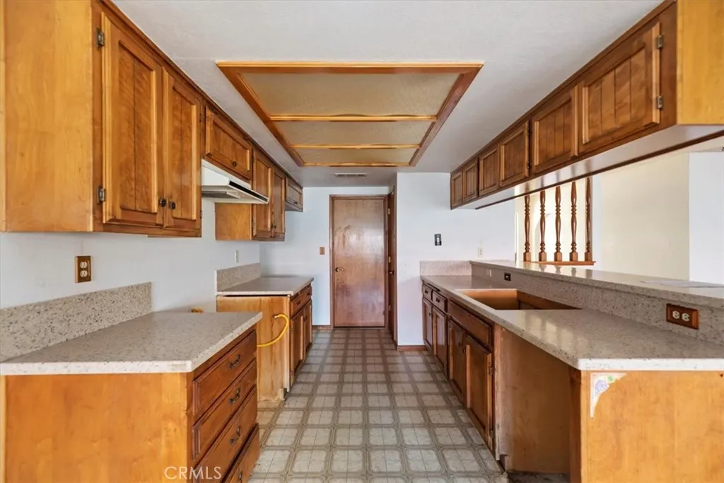12690 Augusta Way, Victorville, California 92395 home-pic-6