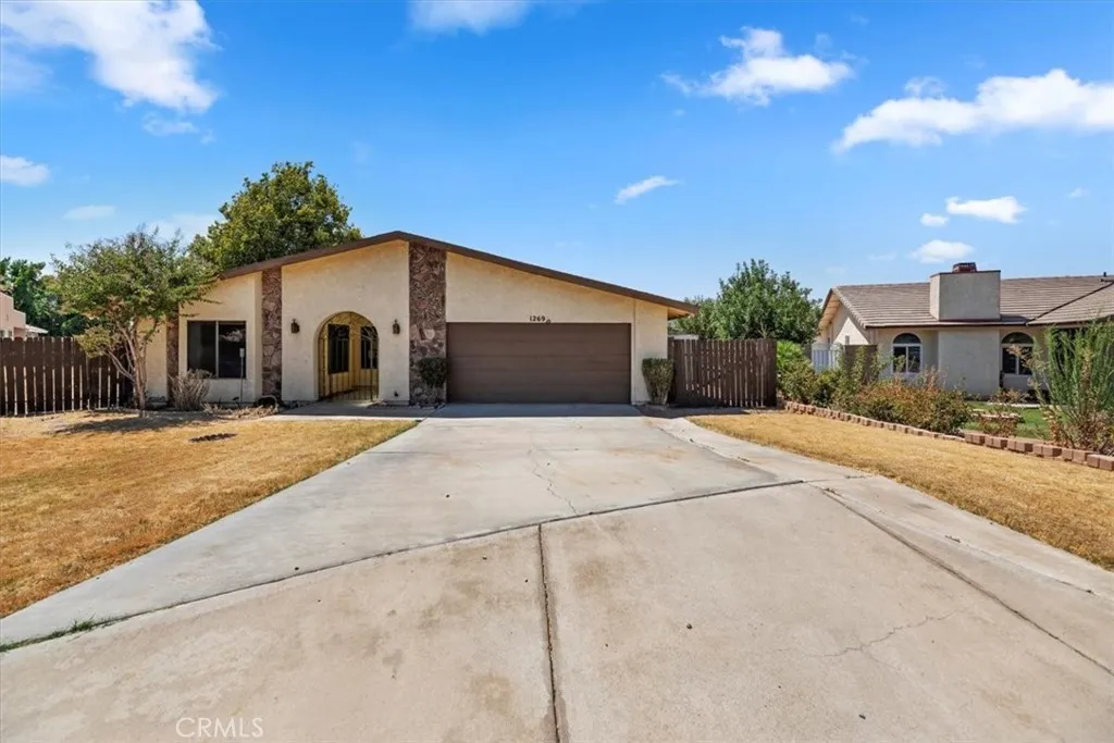 12690 Augusta Way, Victorville, California 92395 home-pic-0