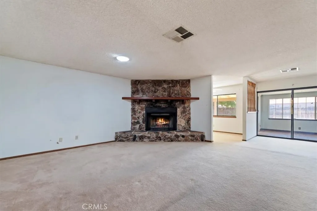 12690 Augusta Way, Victorville, California 92395 home-pic-4