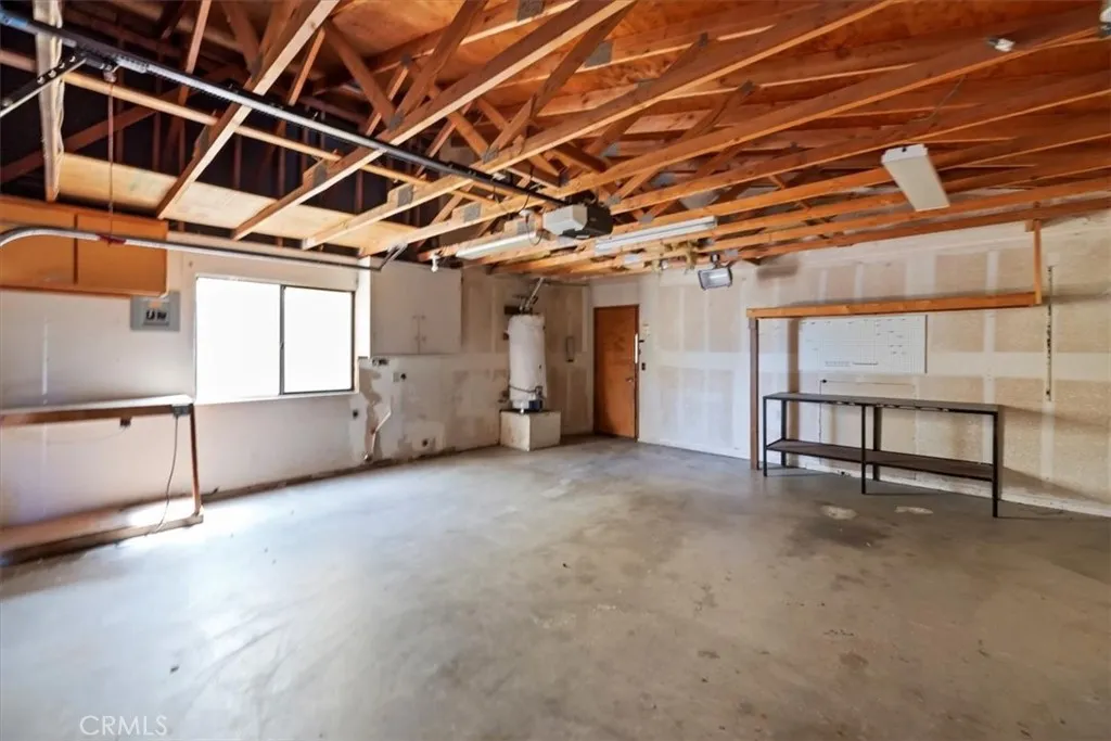 12690 Augusta Way, Victorville, California 92395 home-pic-8