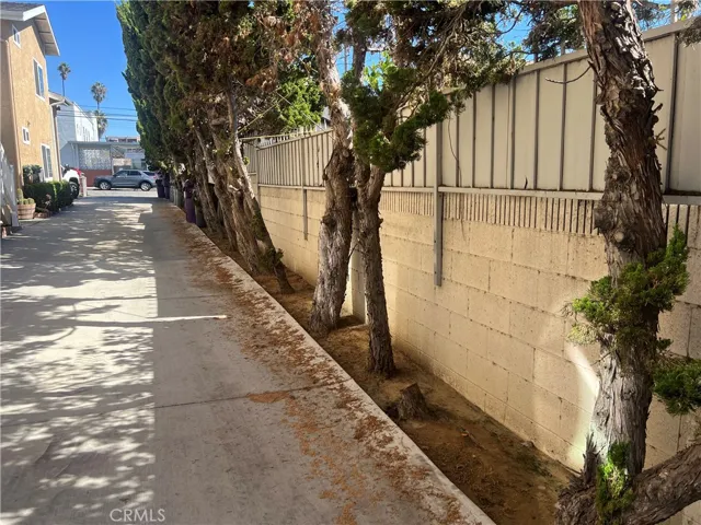 1717 Temple Avenue, Long Beach, California 90804