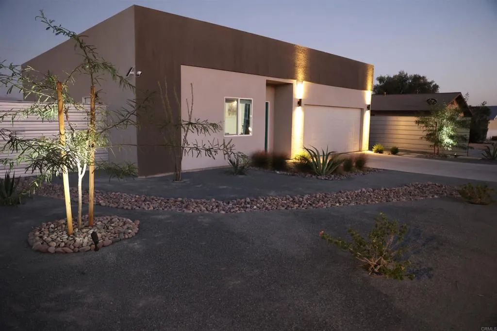 13826 Caliente Drive, Desert Hot Springs, California 92240, 3 Bedrooms Bedrooms, ,2 BathroomsBathrooms,Residential Lease,For Rent,Caliente,NDP2507980