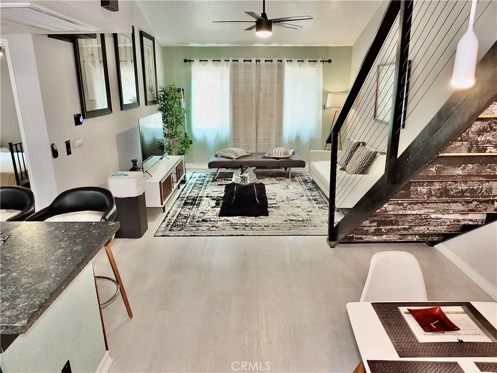 15000 Downey Avenue 259, Paramount, California 90723, 2 Bedrooms Bedrooms, ,1 BathroomBathrooms,Residential Lease,For Rent,Downey,SB25183410