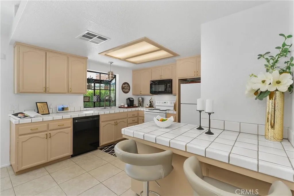 78680 Saguaro Road, La Quinta, California 92253 home-pic-9
