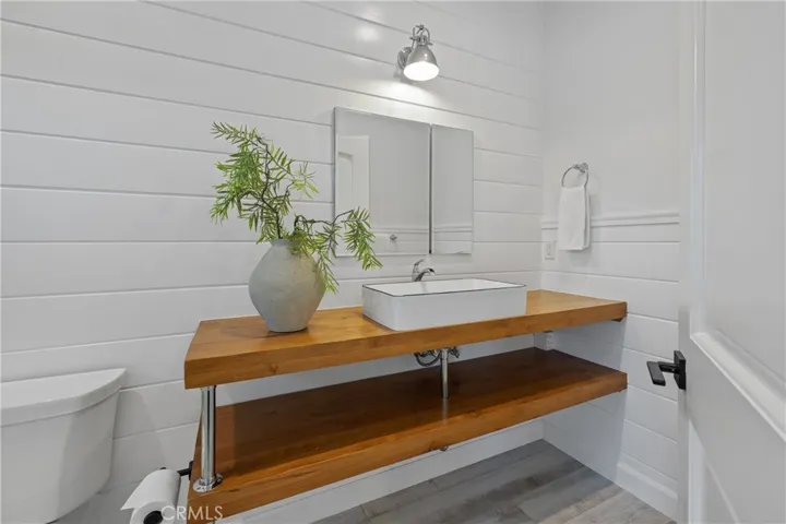 Upstairs - full bath #2