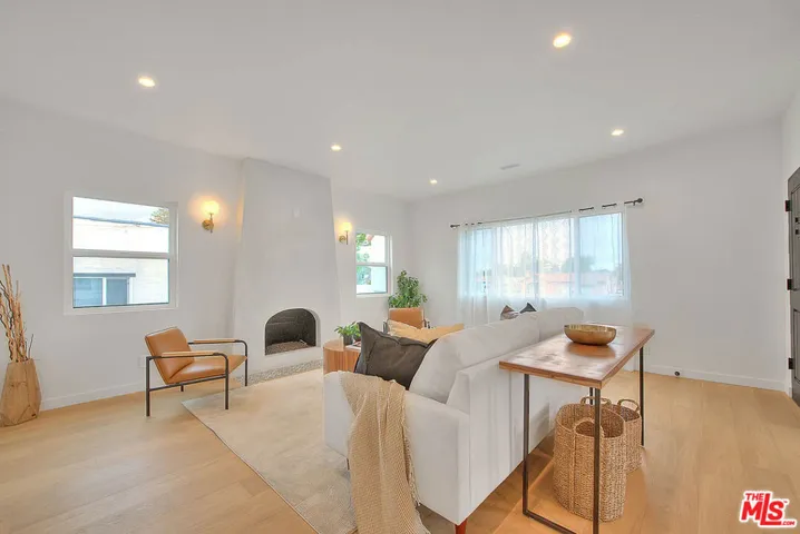 3424 W 76th Street, Los Angeles, California 90043