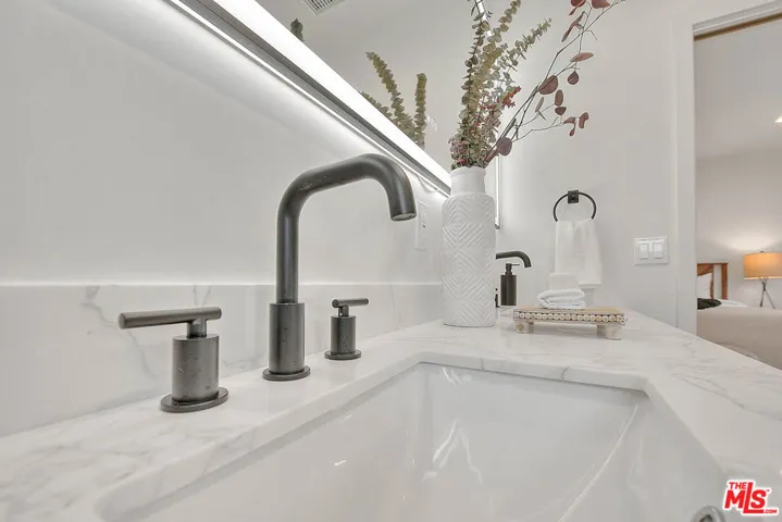 3424 W 76th Street, Los Angeles, California 90043