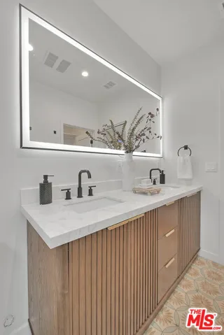 3424 W 76th Street, Los Angeles, California 90043