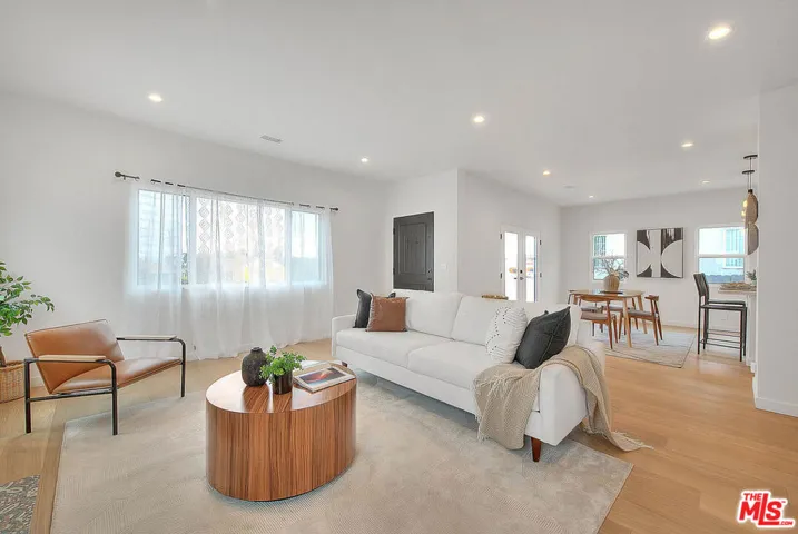 3424 W 76th Street, Los Angeles, California 90043