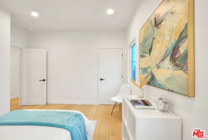 3424 W 76th Street, Los Angeles, California 90043