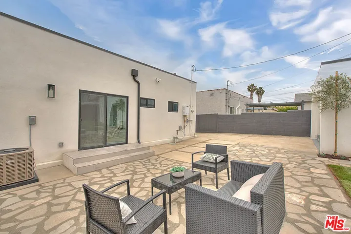 3424 W 76th Street, Los Angeles, California 90043