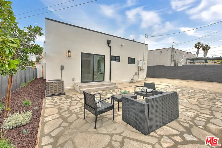 3424 W 76th Street, Los Angeles, California 90043