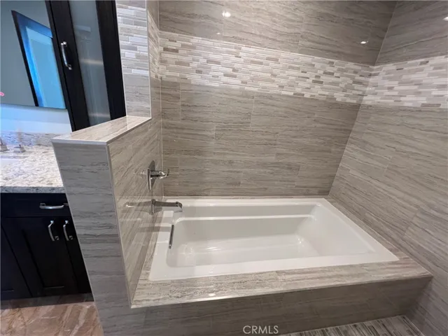 Primary Bathtub