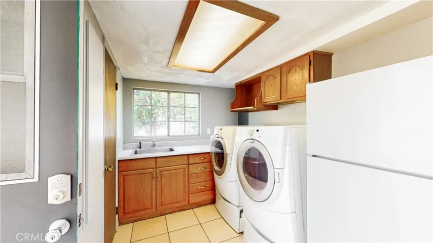 3447 Mono Drive, Riverside, California 92506