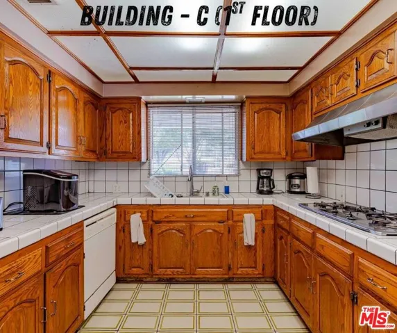 5706 Pioneer Boulevard, Whittier, California 90606