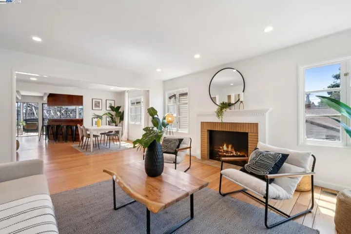 3127 Marina Drive, Alameda, California 94501
