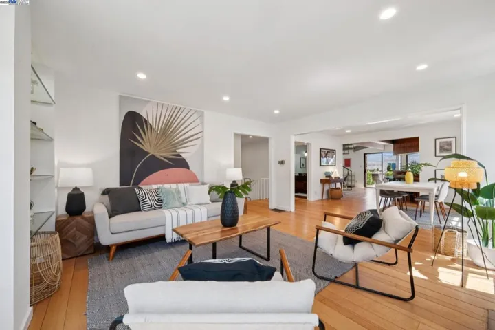 3127 Marina Drive, Alameda, California 94501