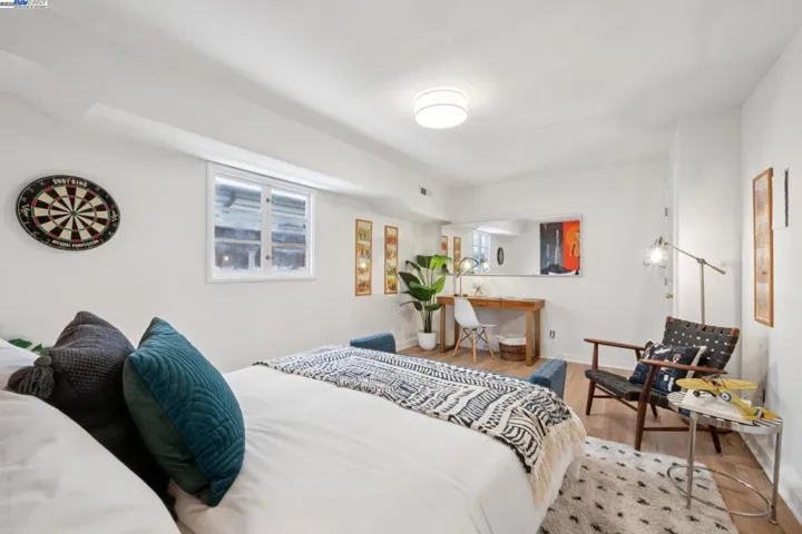 3127 Marina Drive, Alameda, California 94501