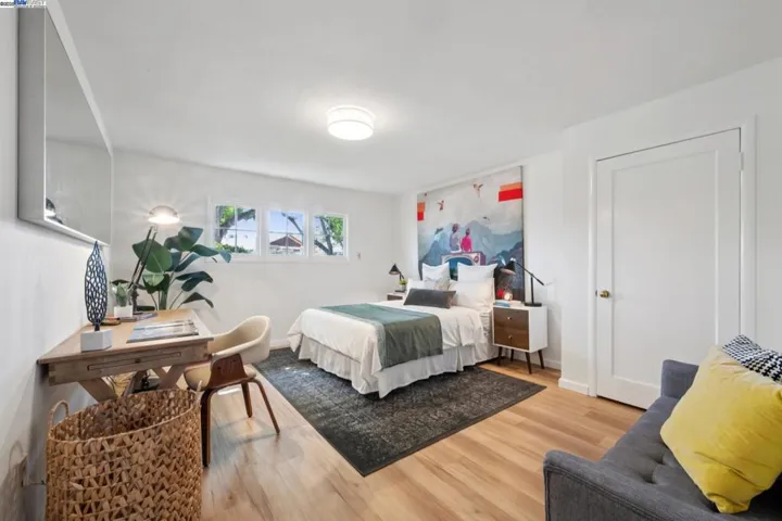 3127 Marina Drive, Alameda, California 94501