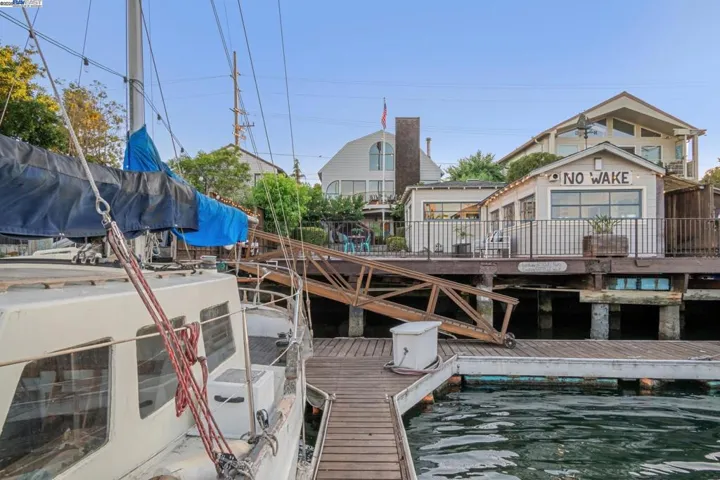3127 Marina Drive, Alameda, California 94501