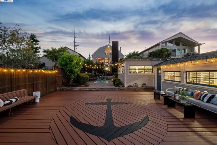 3127 Marina Drive, Alameda, California 94501