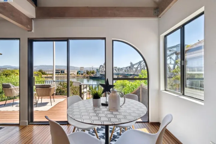3127 Marina Drive, Alameda, California 94501