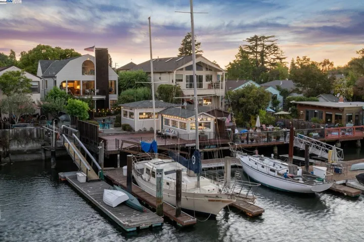 3127 Marina Drive, Alameda, California 94501
