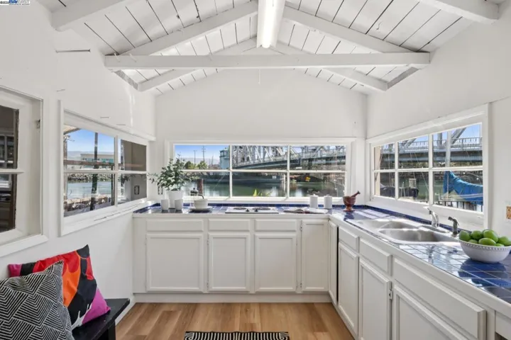 3127 Marina Drive, Alameda, California 94501