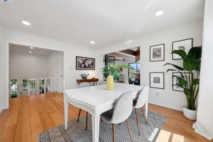3127 Marina Drive, Alameda, California 94501