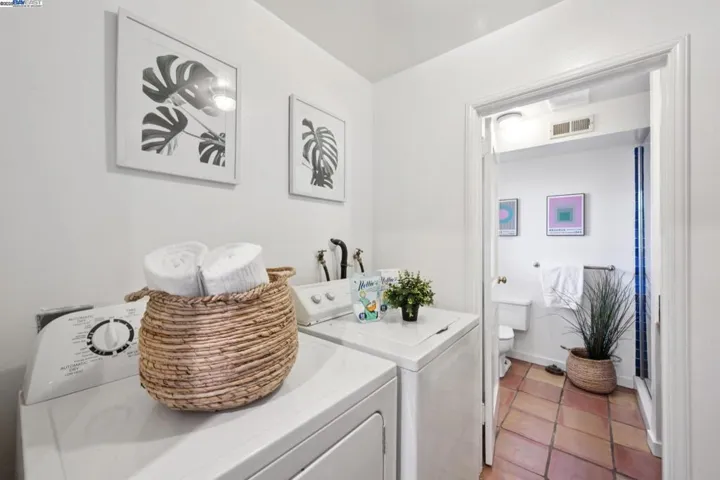 3127 Marina Drive, Alameda, California 94501