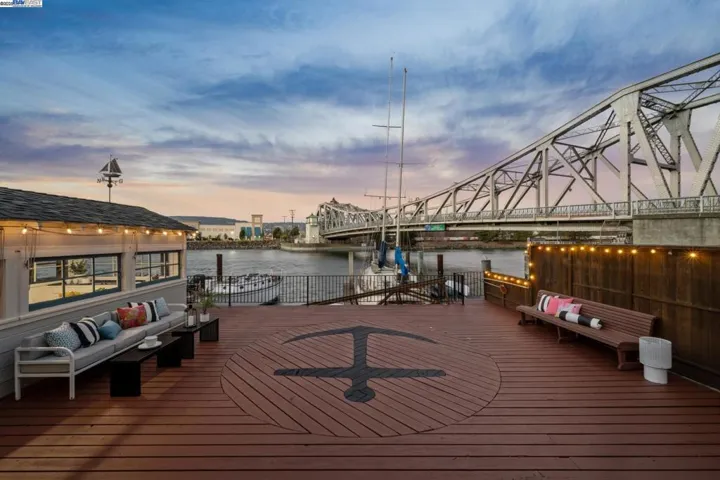 3127 Marina Drive, Alameda, California 94501