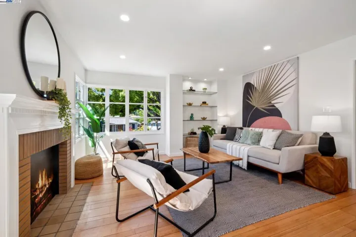 3127 Marina Drive, Alameda, California 94501