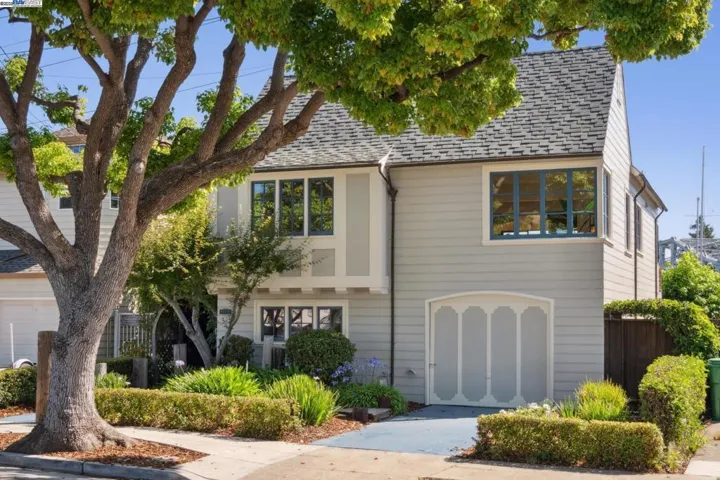 3127 Marina Drive, Alameda, California 94501