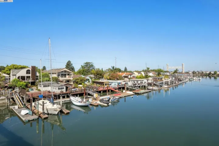 3127 Marina Drive, Alameda, California 94501