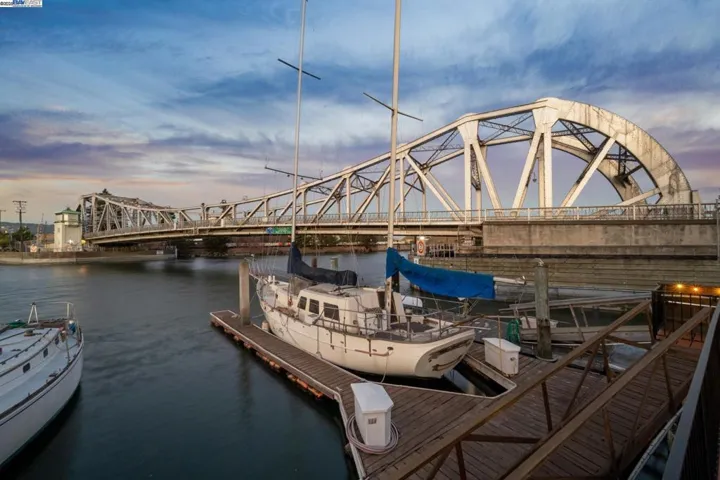3127 Marina Drive, Alameda, California 94501