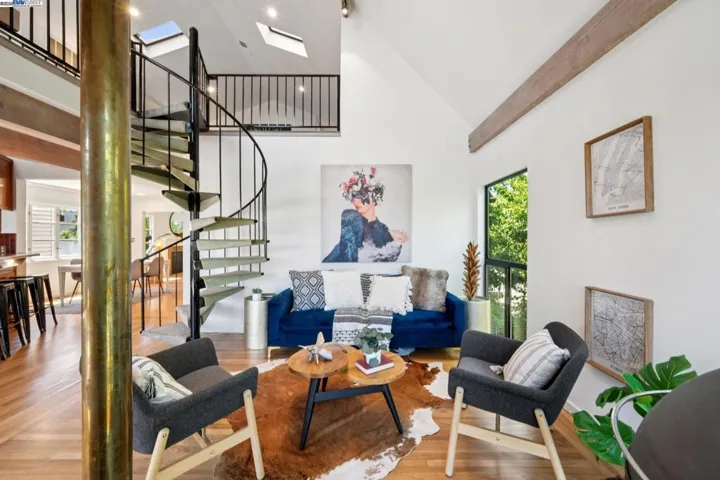 3127 Marina Drive, Alameda, California 94501