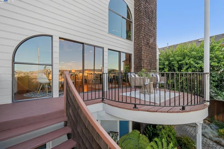 3127 Marina Drive, Alameda, California 94501