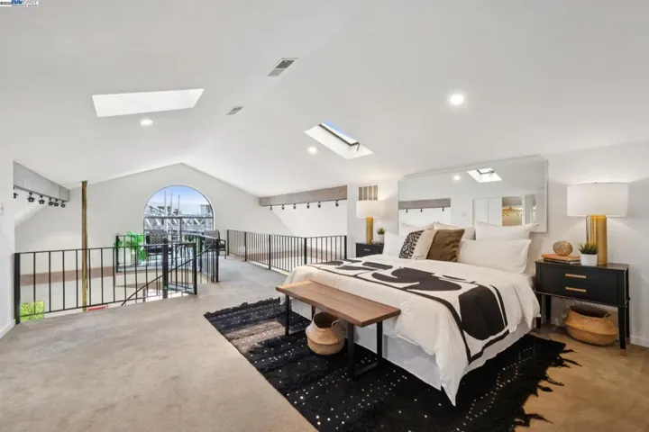 3127 Marina Drive, Alameda, California 94501
