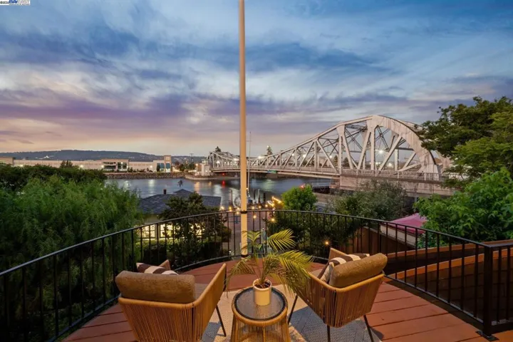 3127 Marina Drive, Alameda, California 94501