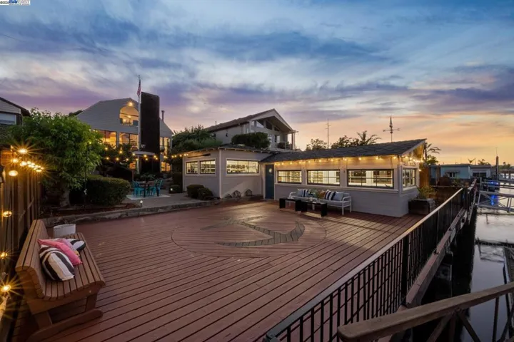 3127 Marina Drive, Alameda, California 94501