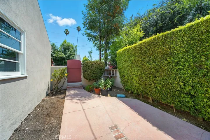 438 N Pasadena Avenue, Glendora, California 91741