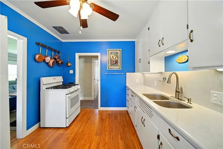 438 N Pasadena Avenue, Glendora, California 91741