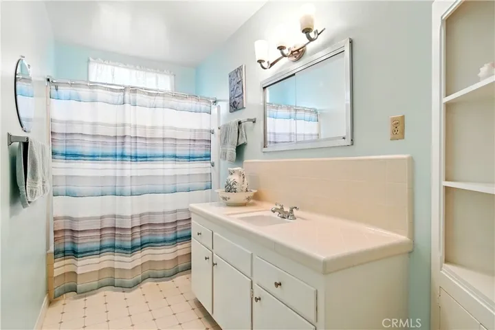 438 N Pasadena Avenue, Glendora, California 91741