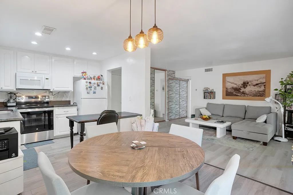 291 Sequoia Court 13, Thousand Oaks, California 91360 home-pic-6