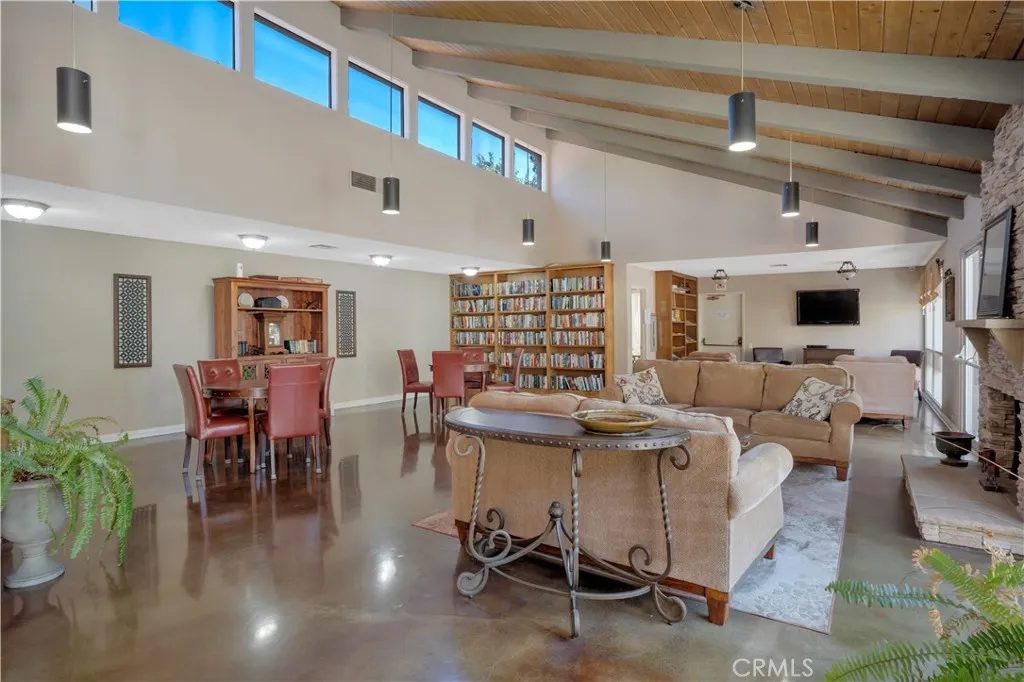 291 Sequoia Court 13, Thousand Oaks, California 91360 home-pic-21