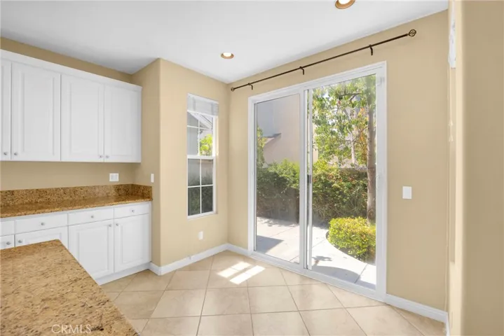 sliding doors, dining room
