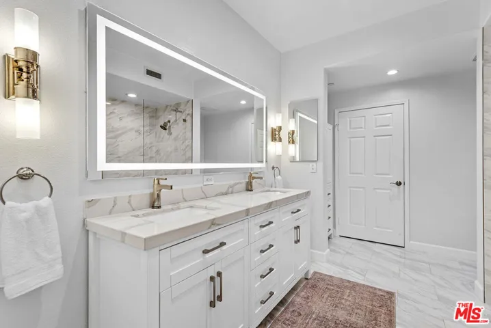 13080 Pacific 207, Playa Vista, California 90094