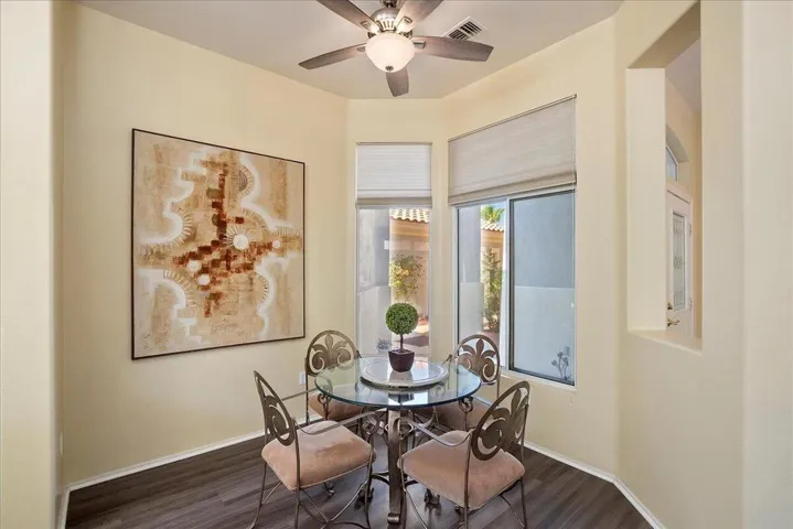 16-Breakfast Area